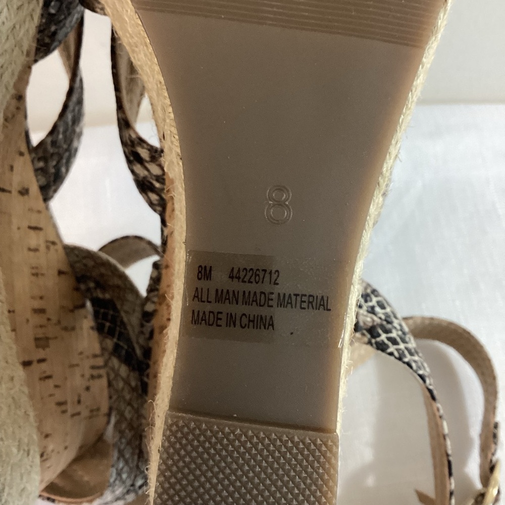 Comfort Snakeskin Ankle Strap Wedge Sandals Size 8 - Picture 12 of 13